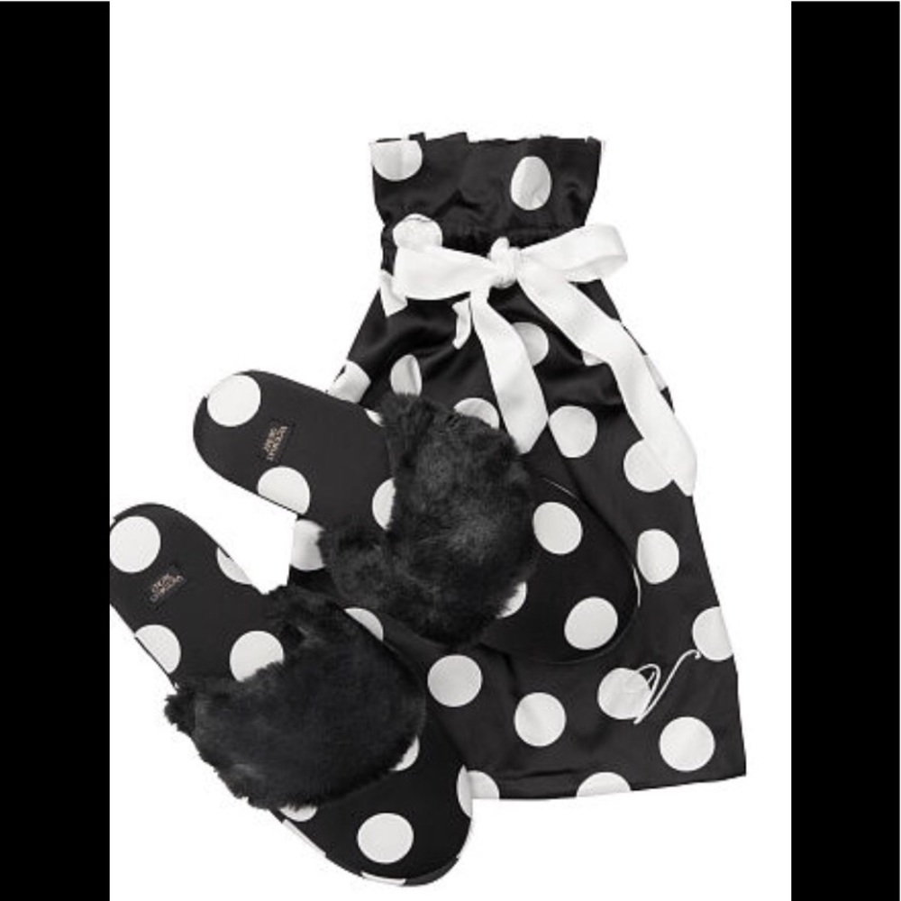 Rare Victoria Secret In A Carry Bag.Fur Trim Black W/ White Polka Dot Slippers
